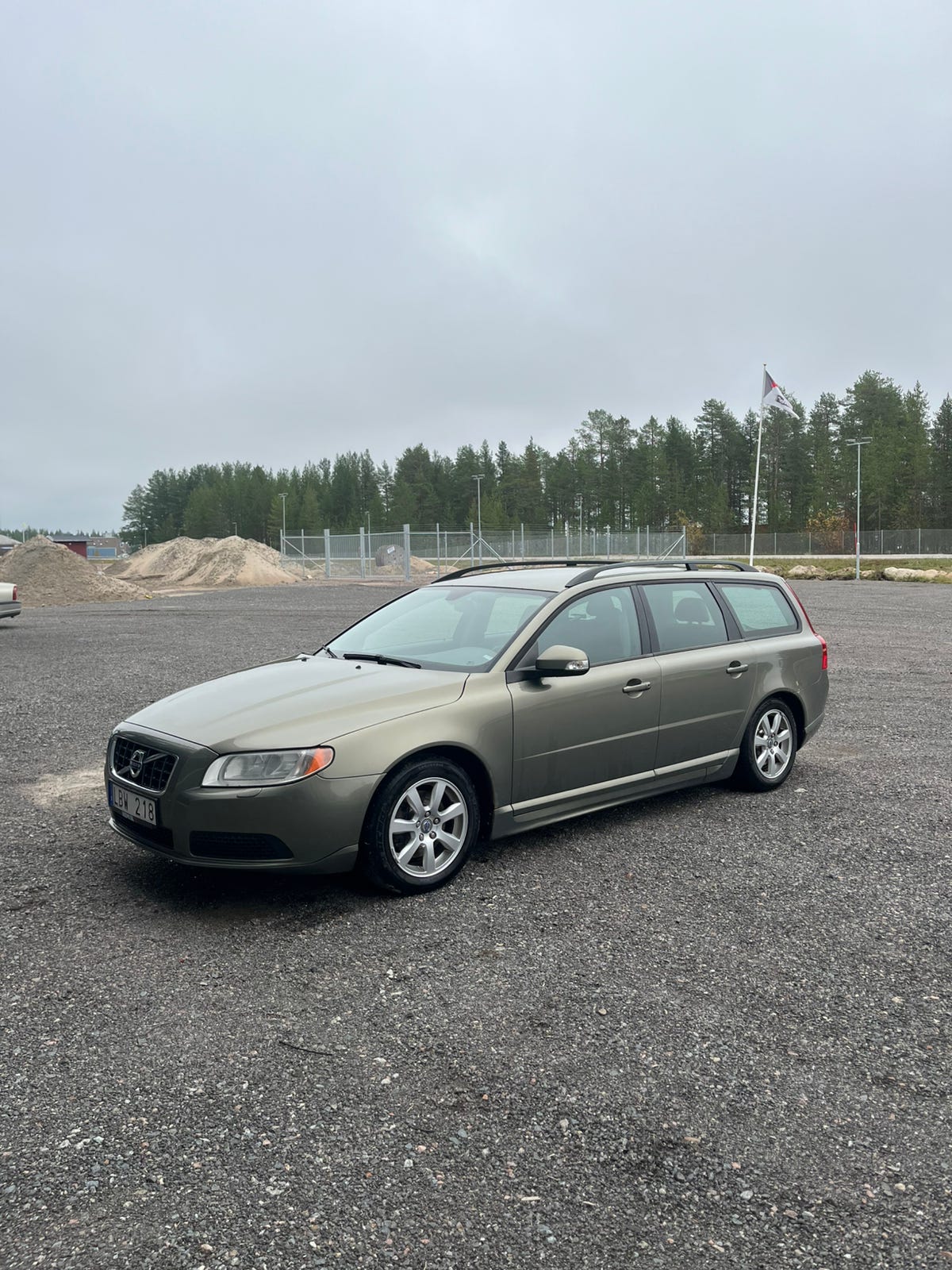 Volvo V70 2011 – bild 1 av 7
