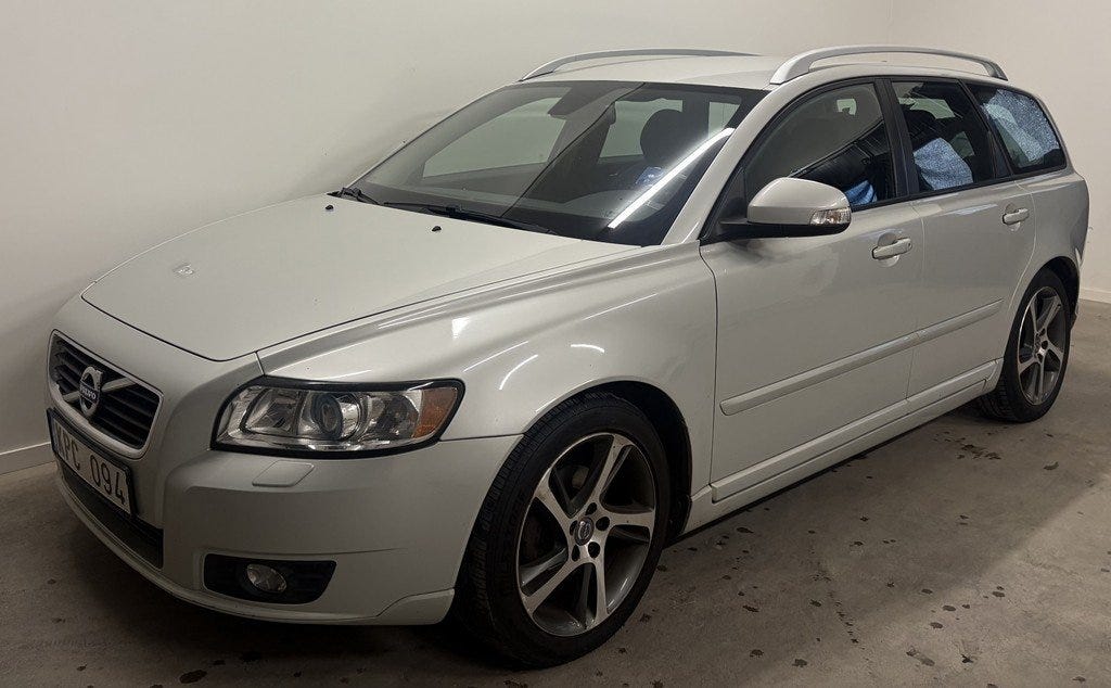 Volvo V50 2012 – bild 1 av 9