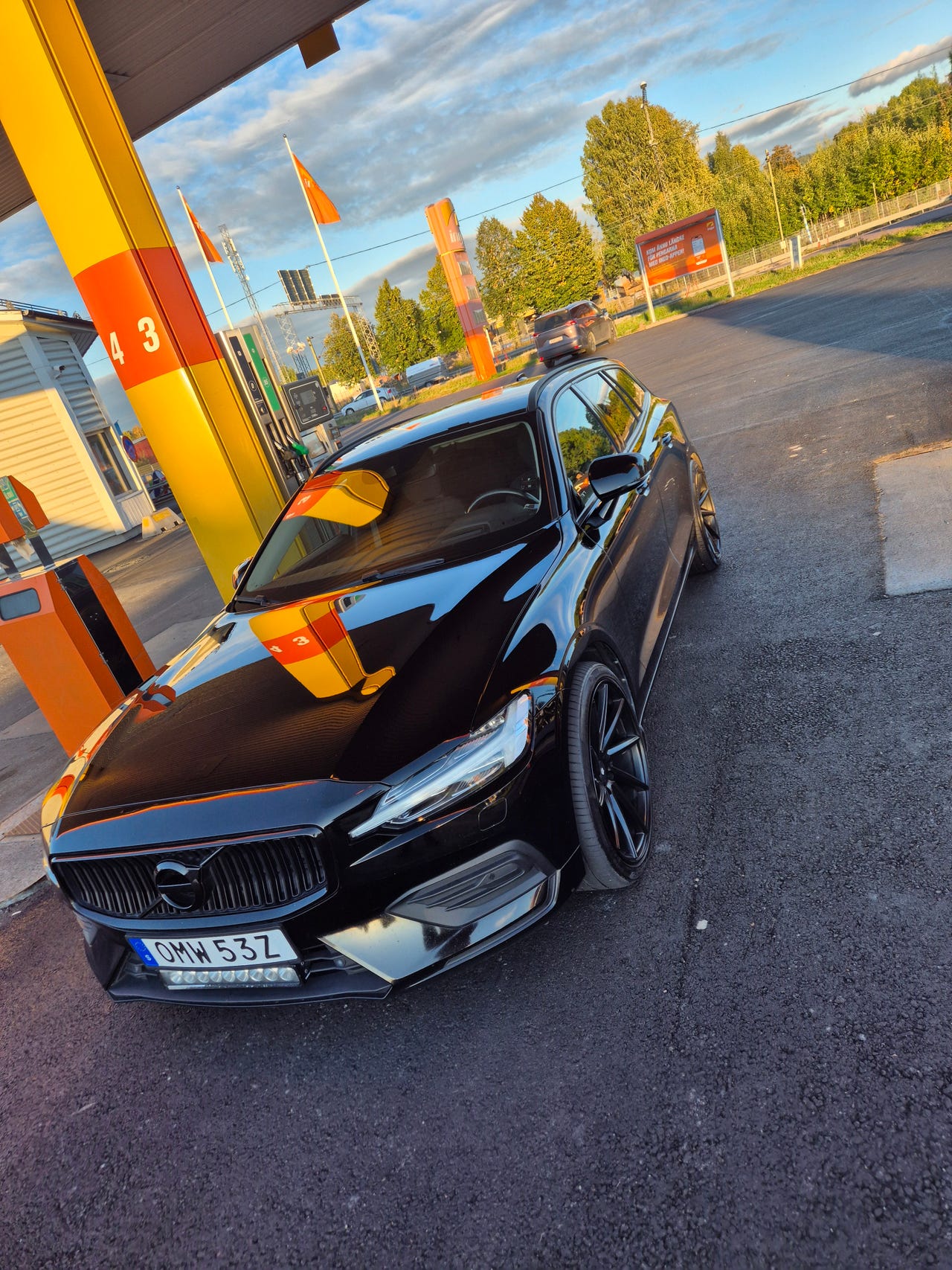 Volvo V60 2019 – bild 1 av 10