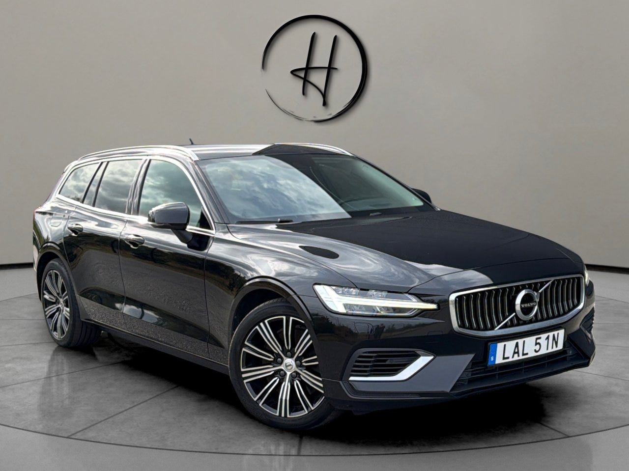 Volvo V60 2022 – bild 1 av 23
