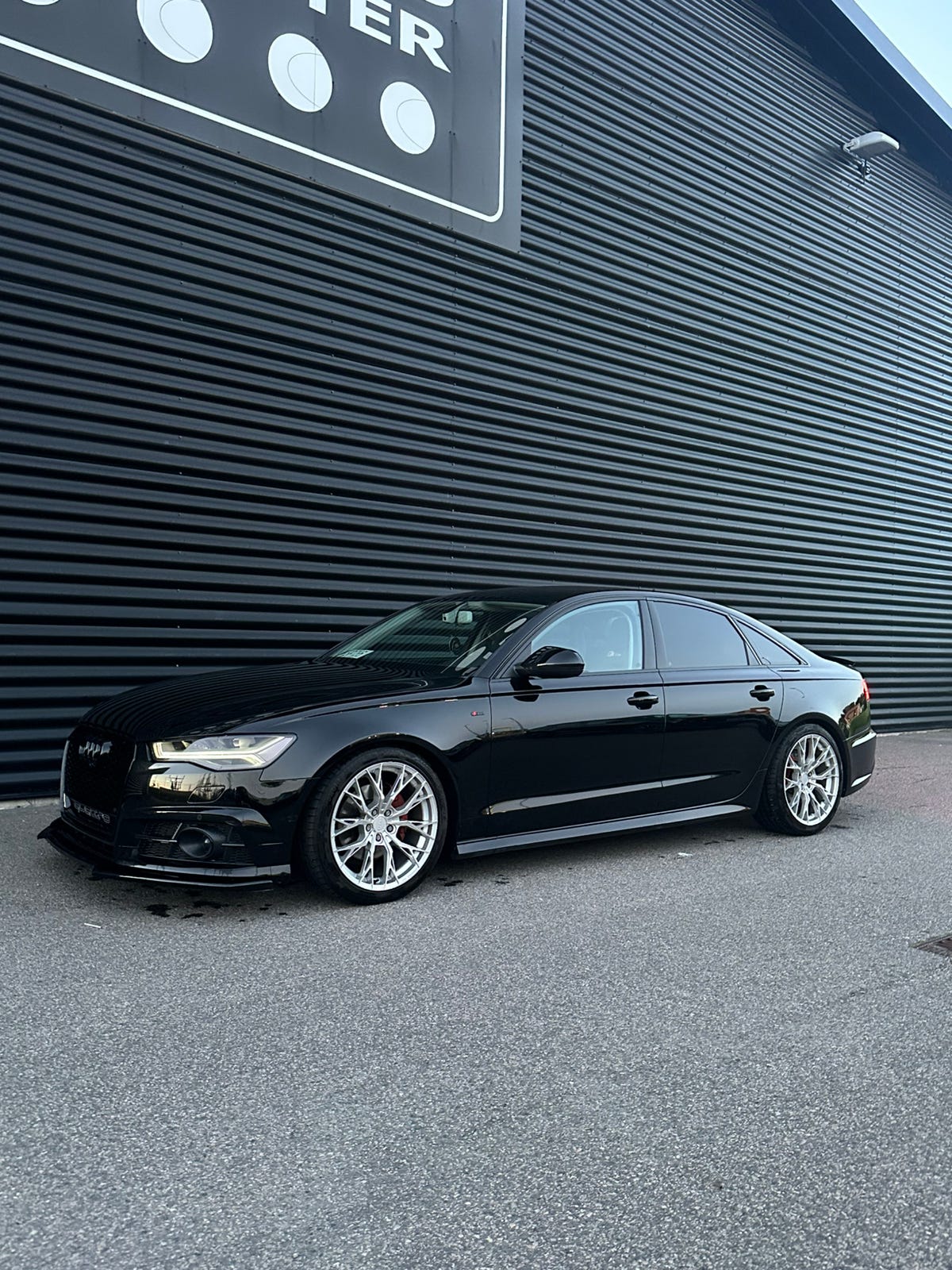 Audi A6 2017 – bild 1 av 6