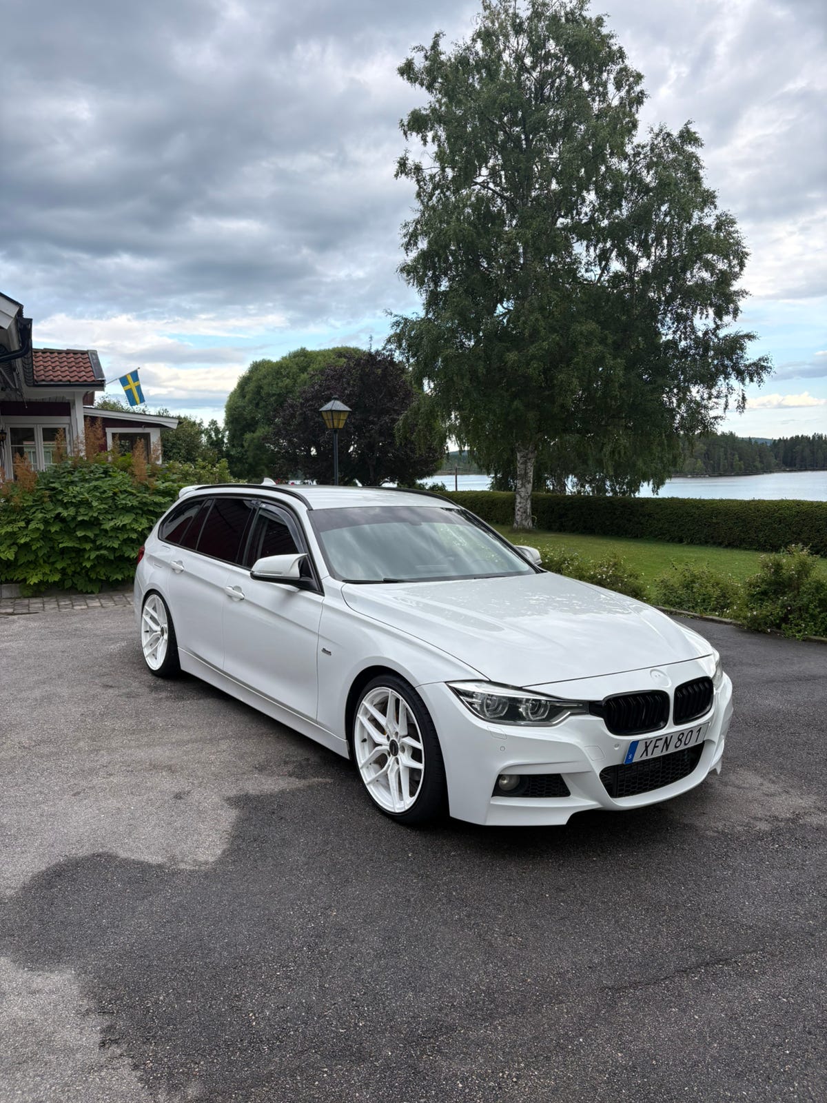 BMW 320d 2017 – bild 1 av 7