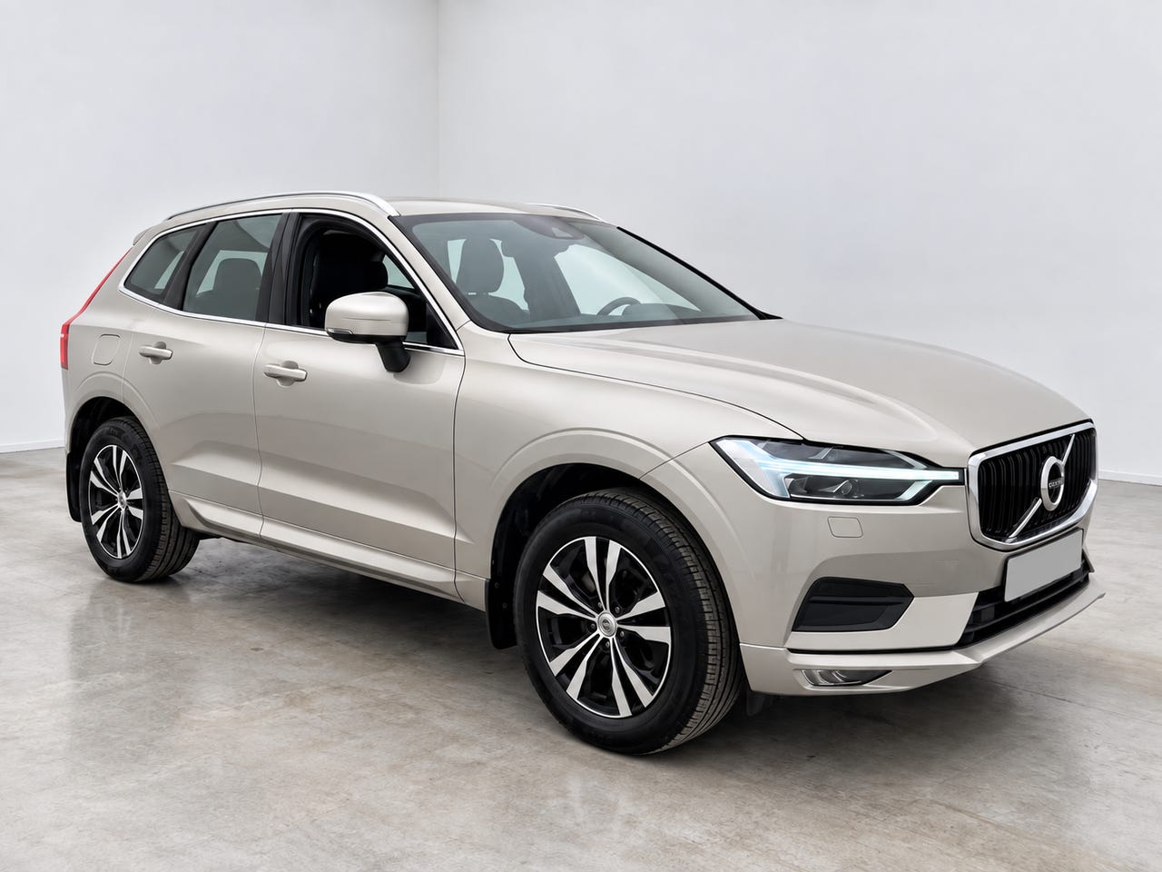Volvo XC60 2020 – bild 1 av 7