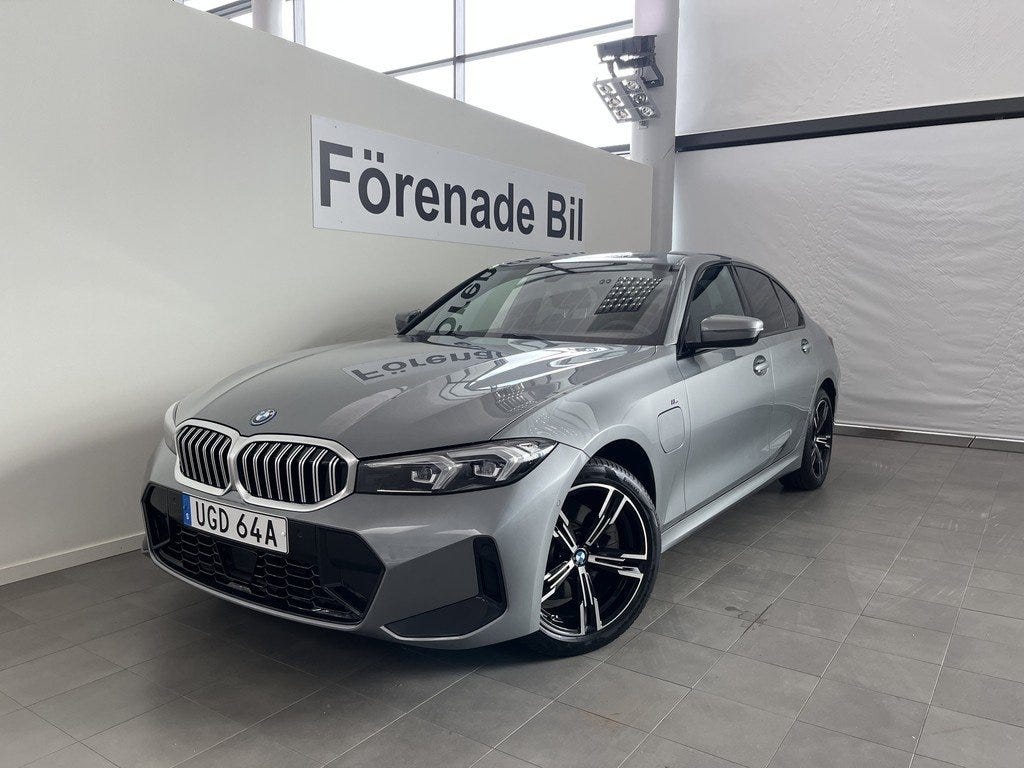 BMW 330e 2025 – bild 1 av 15