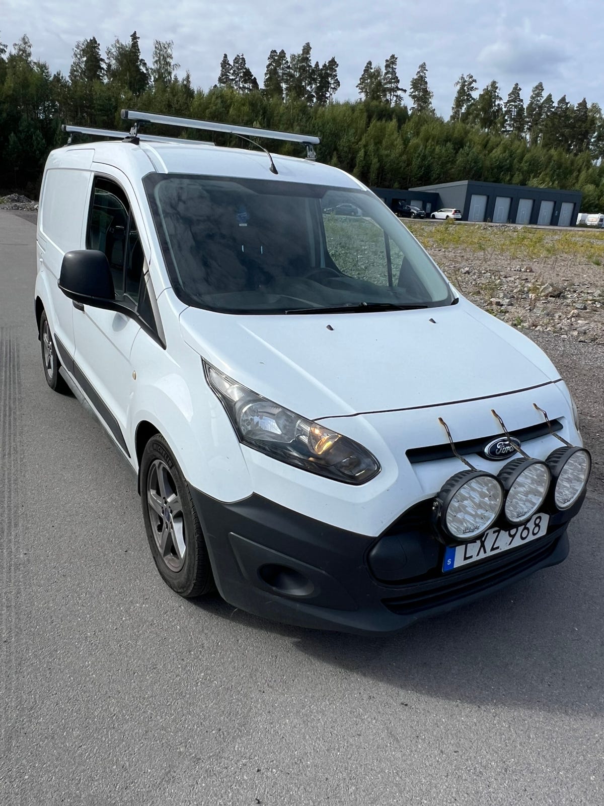 Ford Transit Connect 2016 – bild 1 av 14