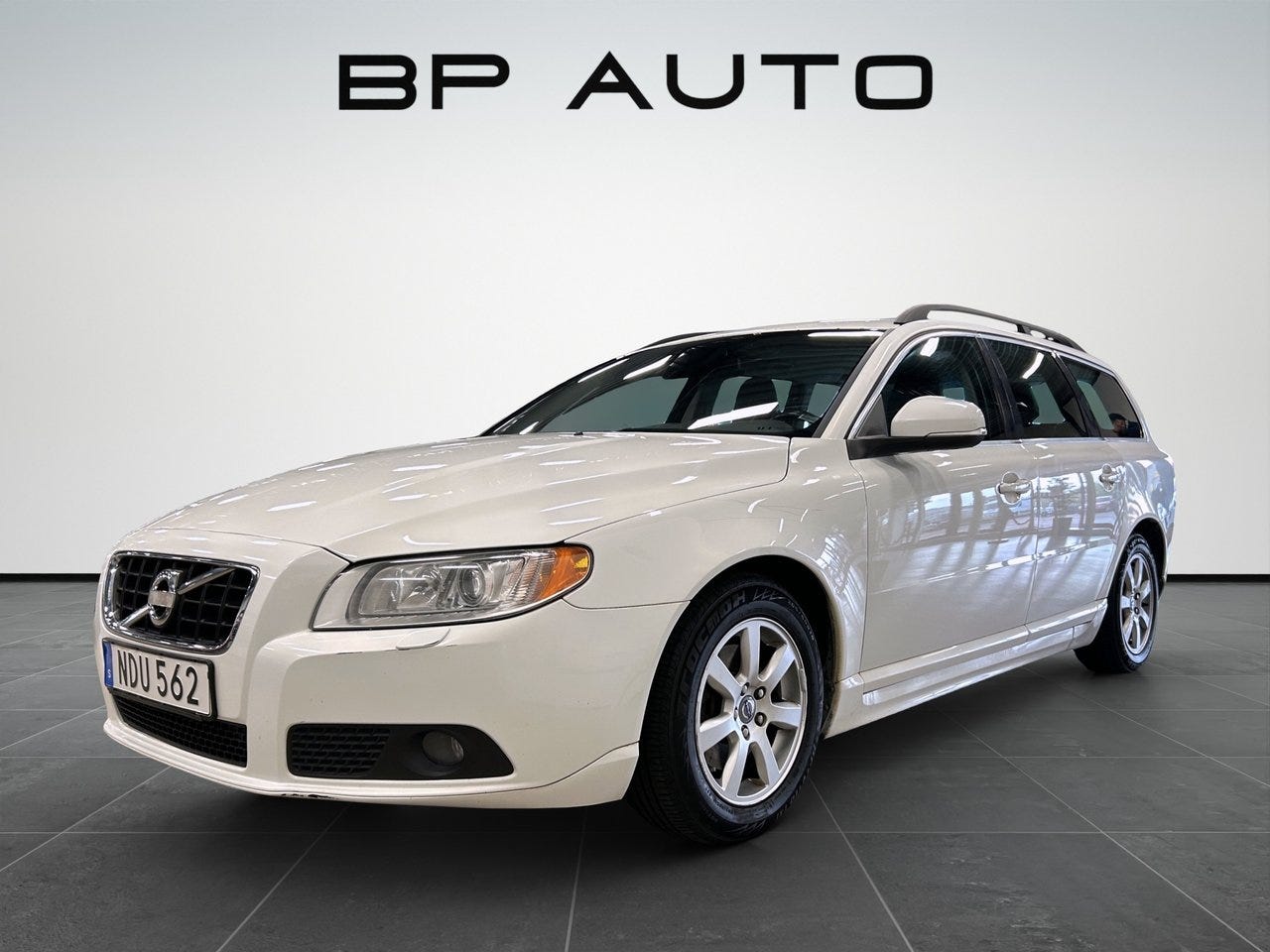 Volvo V70 2013 – bild 1 av 23