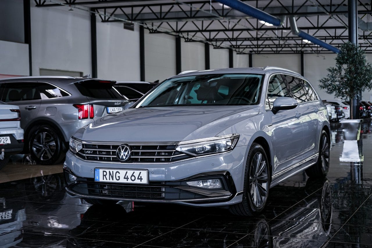 Volkswagen Passat 2022 – bild 1 av 24