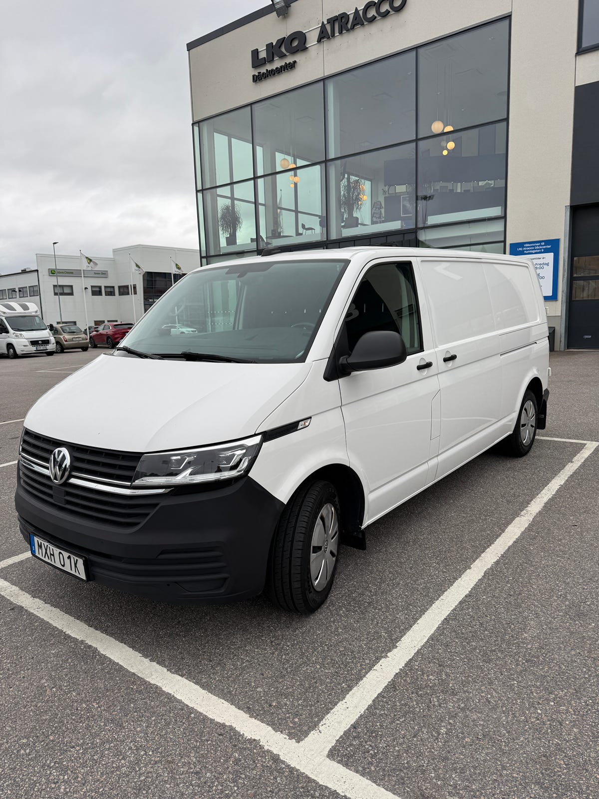 Volkswagen Transporter 2023 – bild 1 av 7