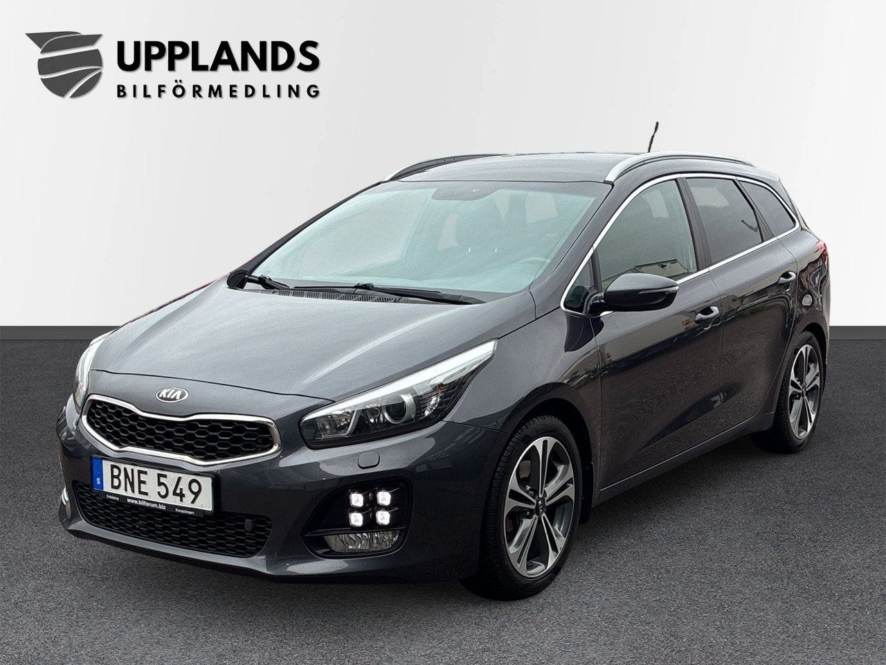 Kia Ceed 2016 – bild 1 av 11