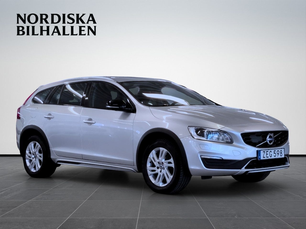 Volvo V60 Cross Country 2018 – bild 1 av 16