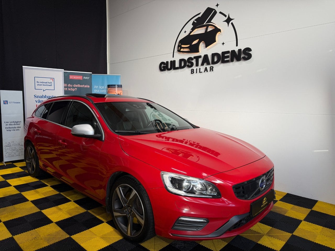 Volvo V60 2015 – bild 1 av 24