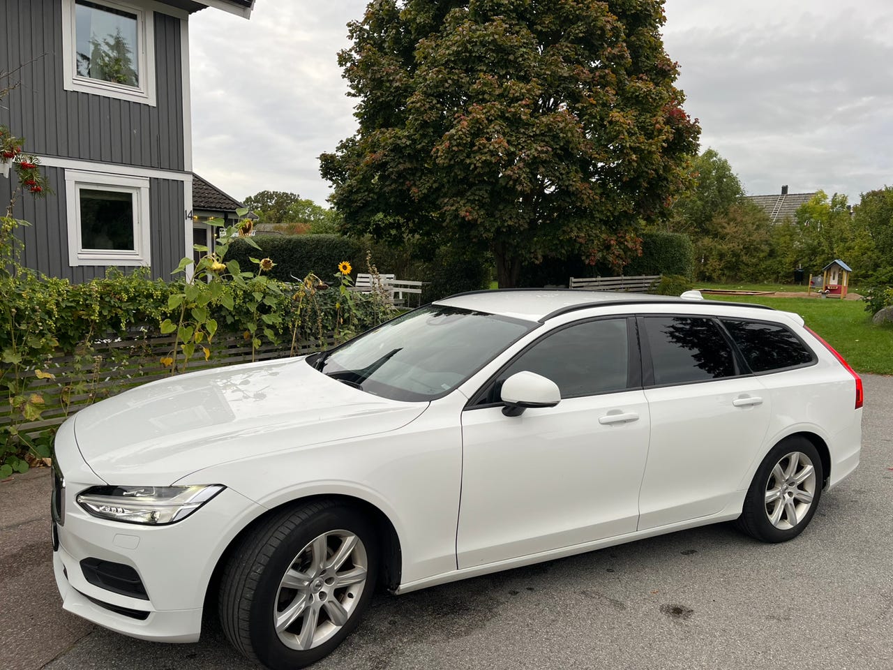 Volvo V90 2018 – bild 1 av 7
