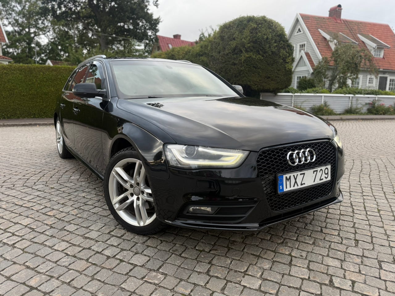 Audi A4 2013 – bild 1 av 8