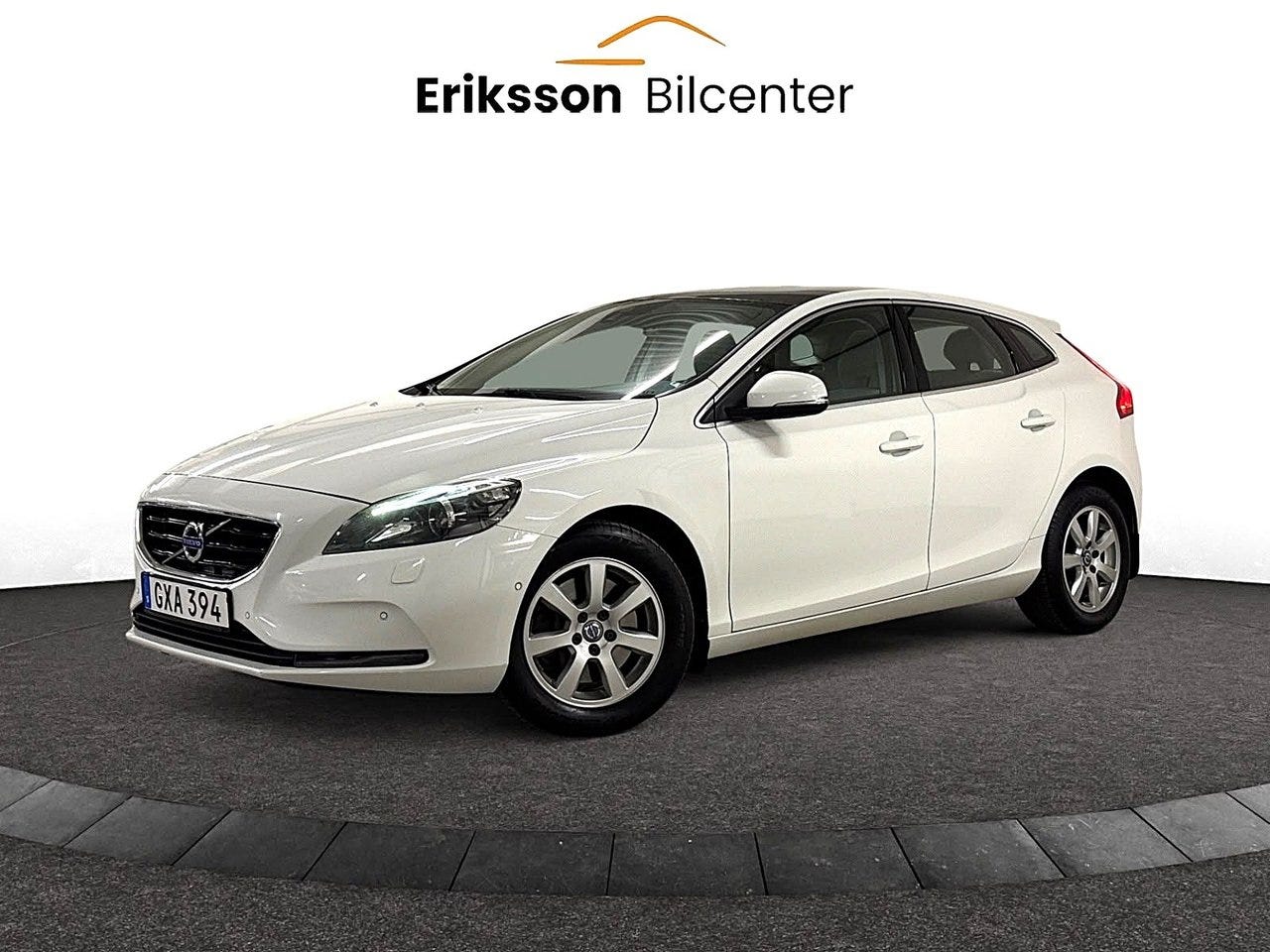 Volvo V40 2016 – bild 1 av 23