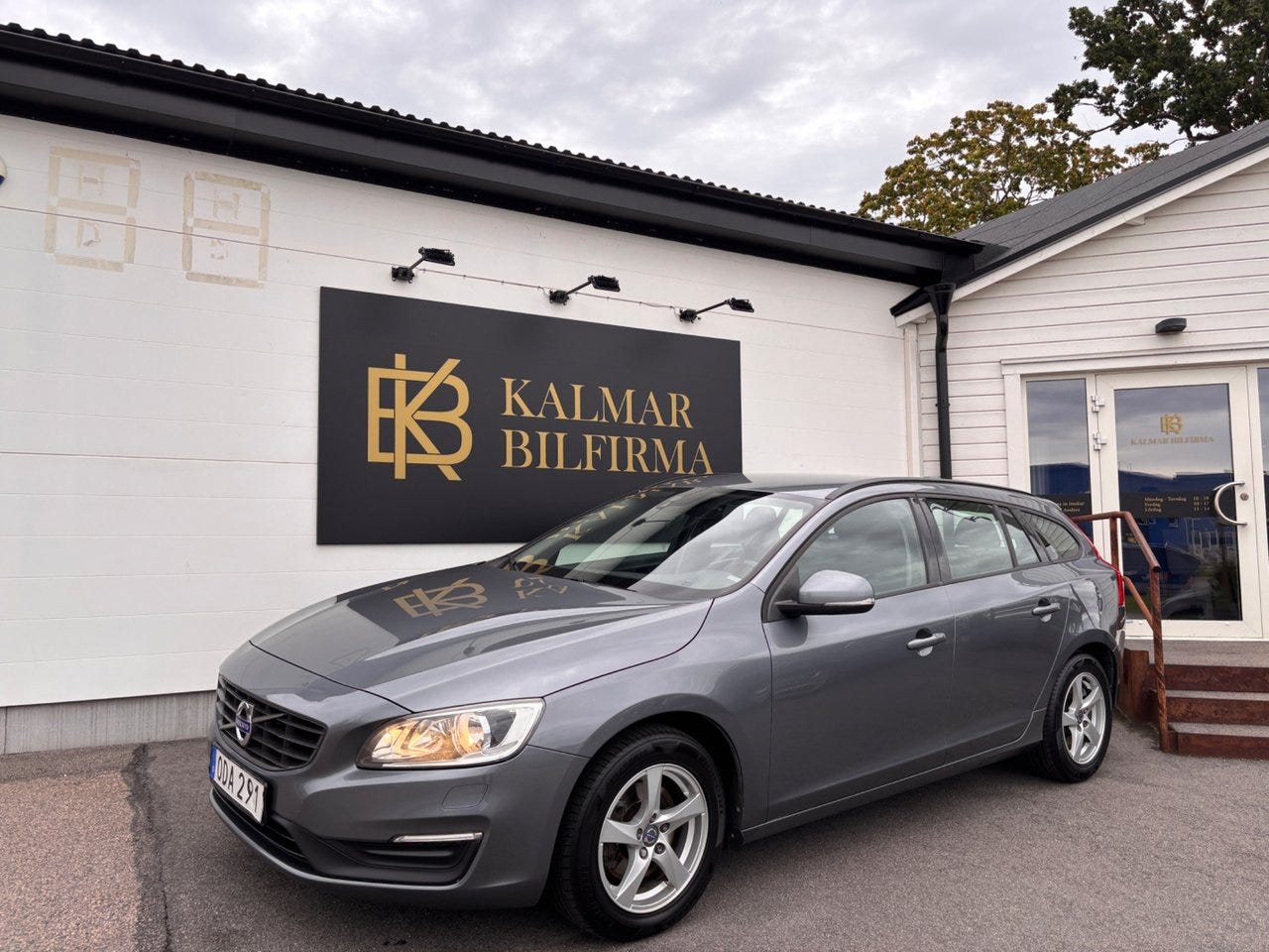 Volvo V60 2017 – bild 1 av 20
