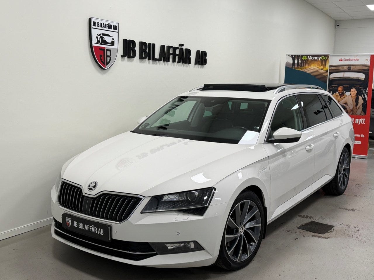 Skoda Superb 2018 – bild 1 av 24