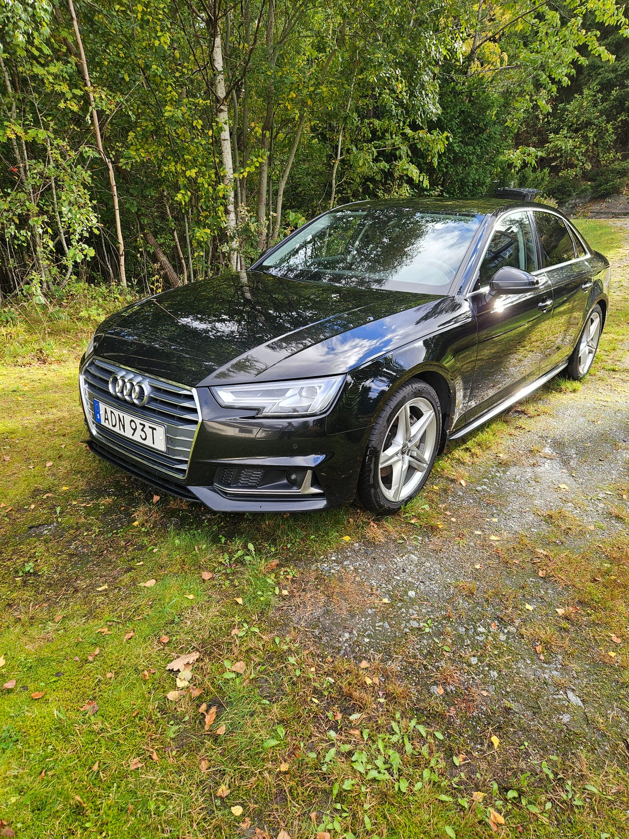 Audi A4 2019 – bild 1 av 16