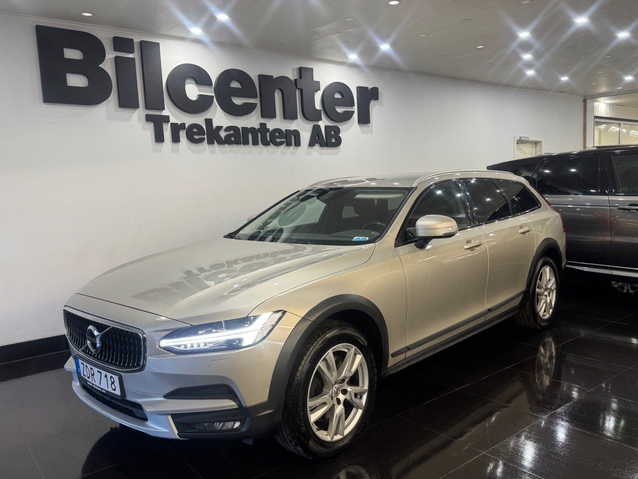 Volvo V90 Cross Country 2018 – bild 1 av 12