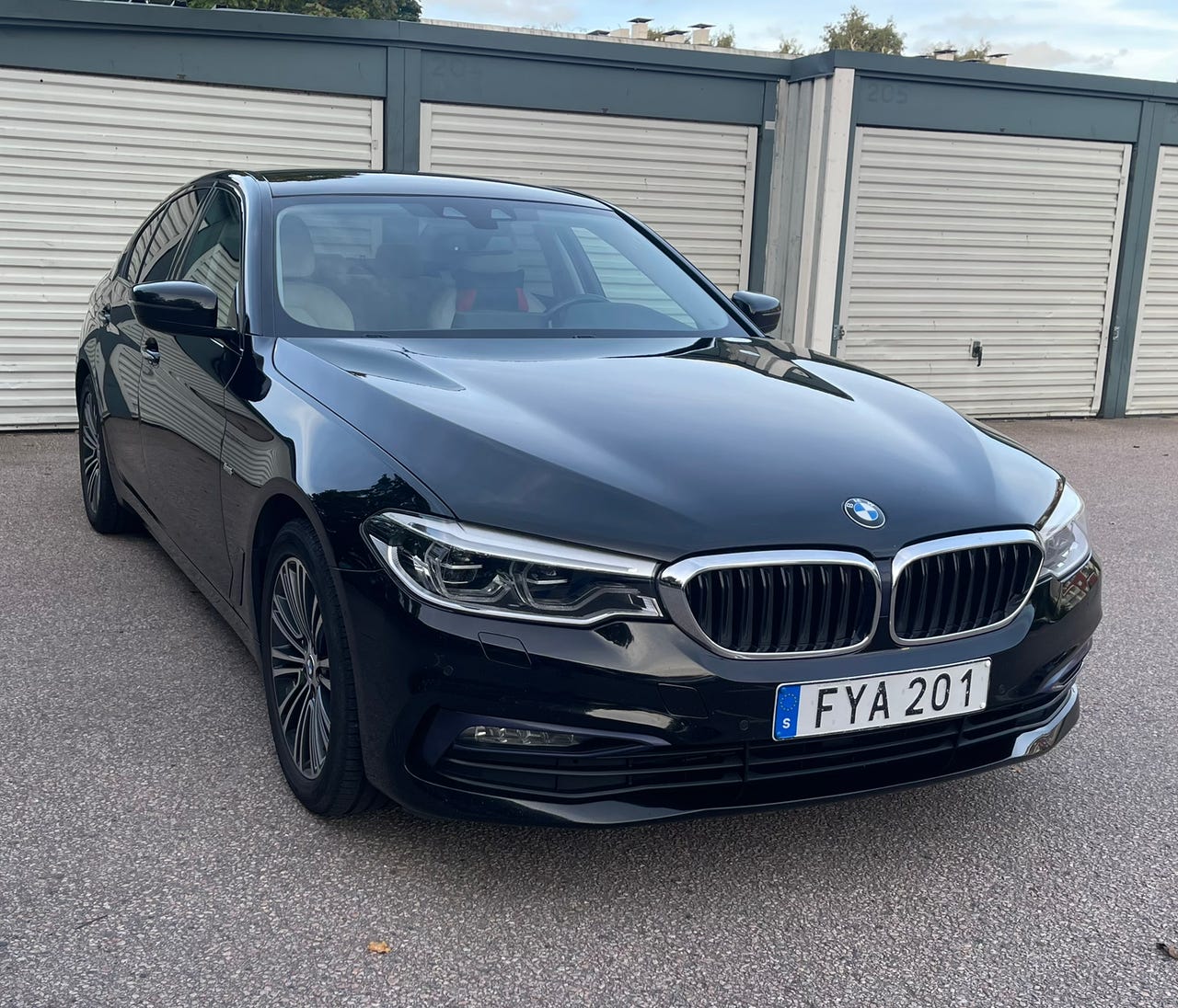 BMW 520d 2018 – bild 1 av 19