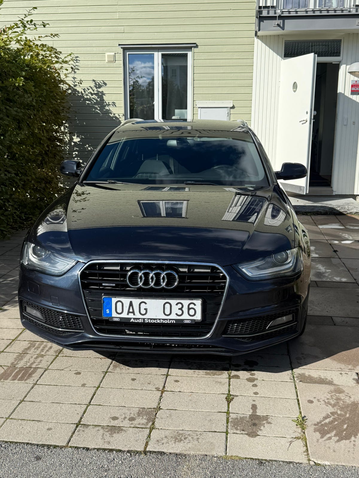 Audi A4 2014 – bild 1 av 7