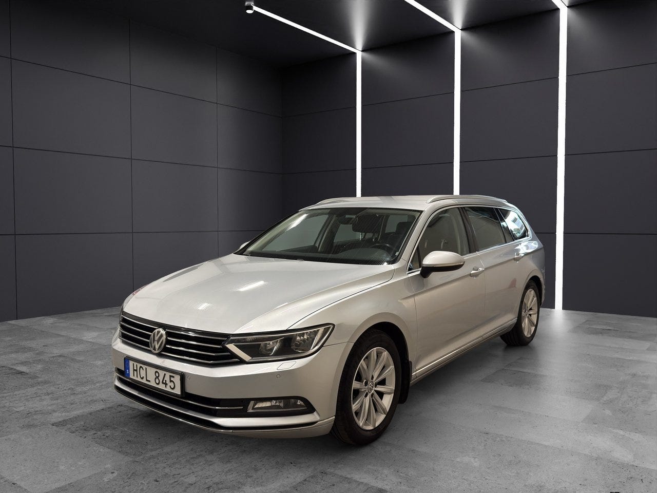 Volkswagen Passat 2016 – bild 1 av 24