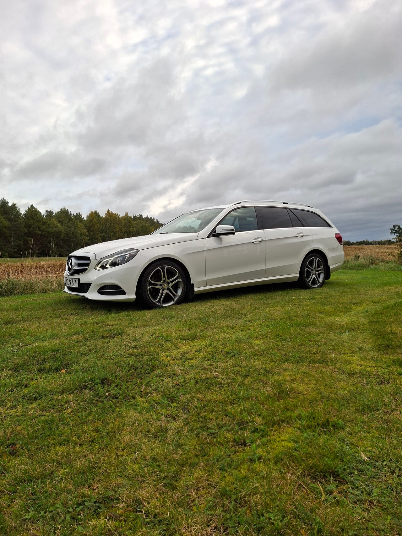Mercedes-Benz E220 2014 – bild 1 av 9