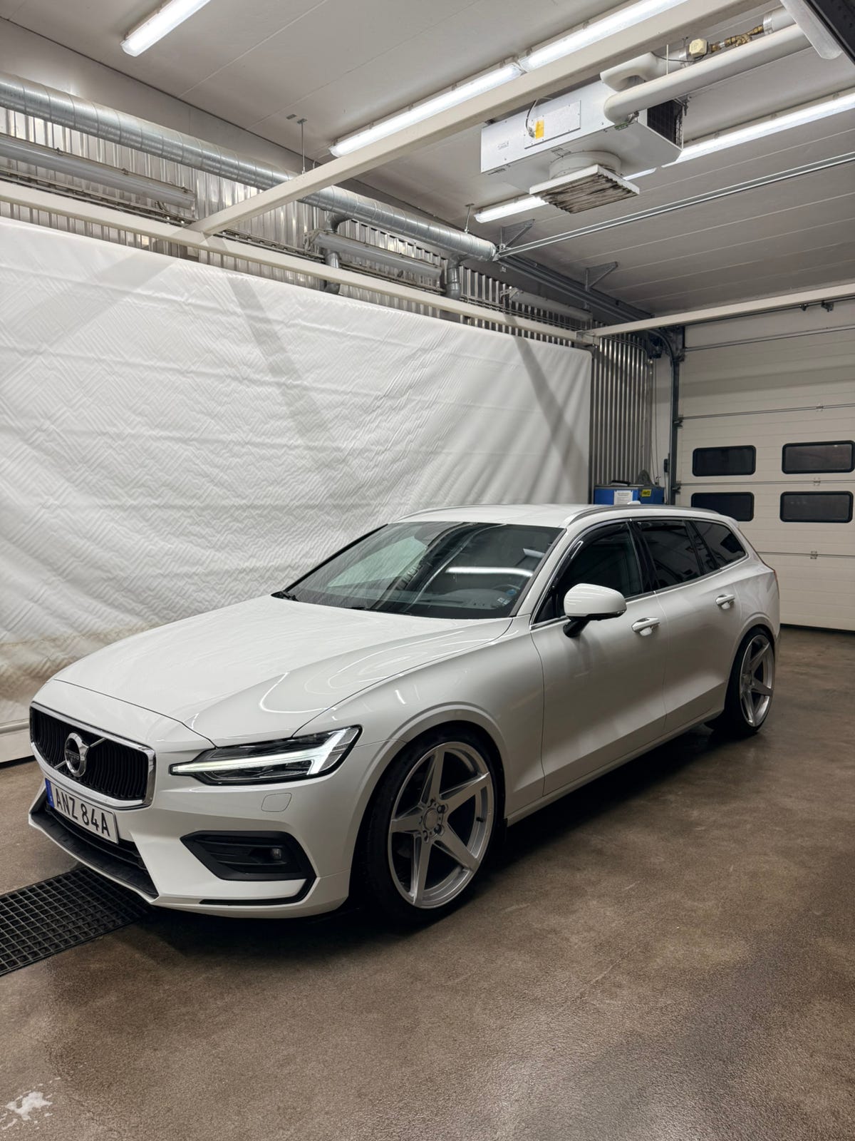 Volvo V60 2020 – bild 1 av 8