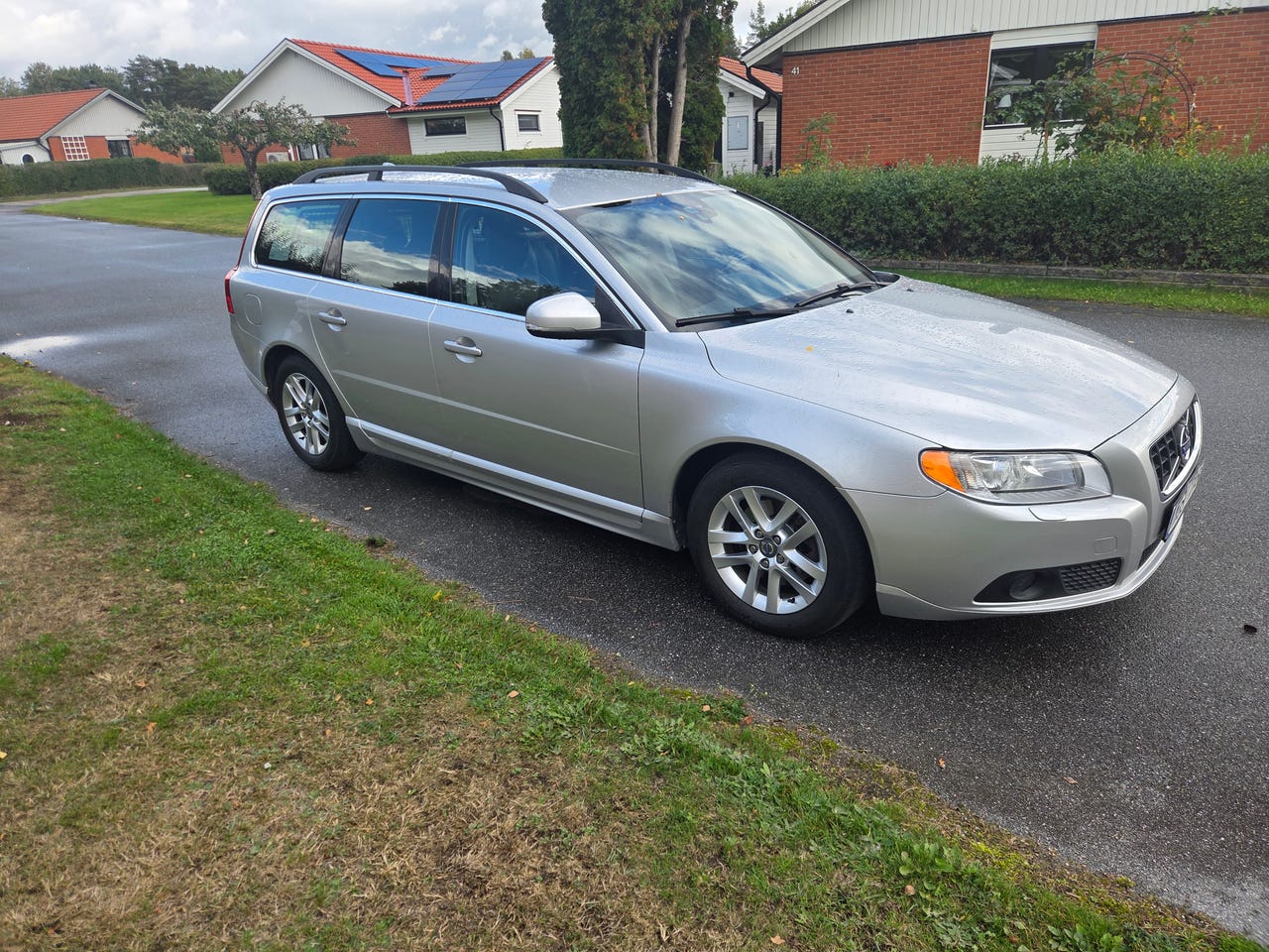 Volvo V70 2012 – bild 1 av 5