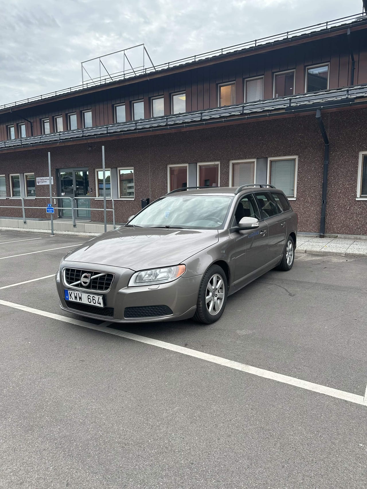 Volvo V70 2011 – bild 1 av 13