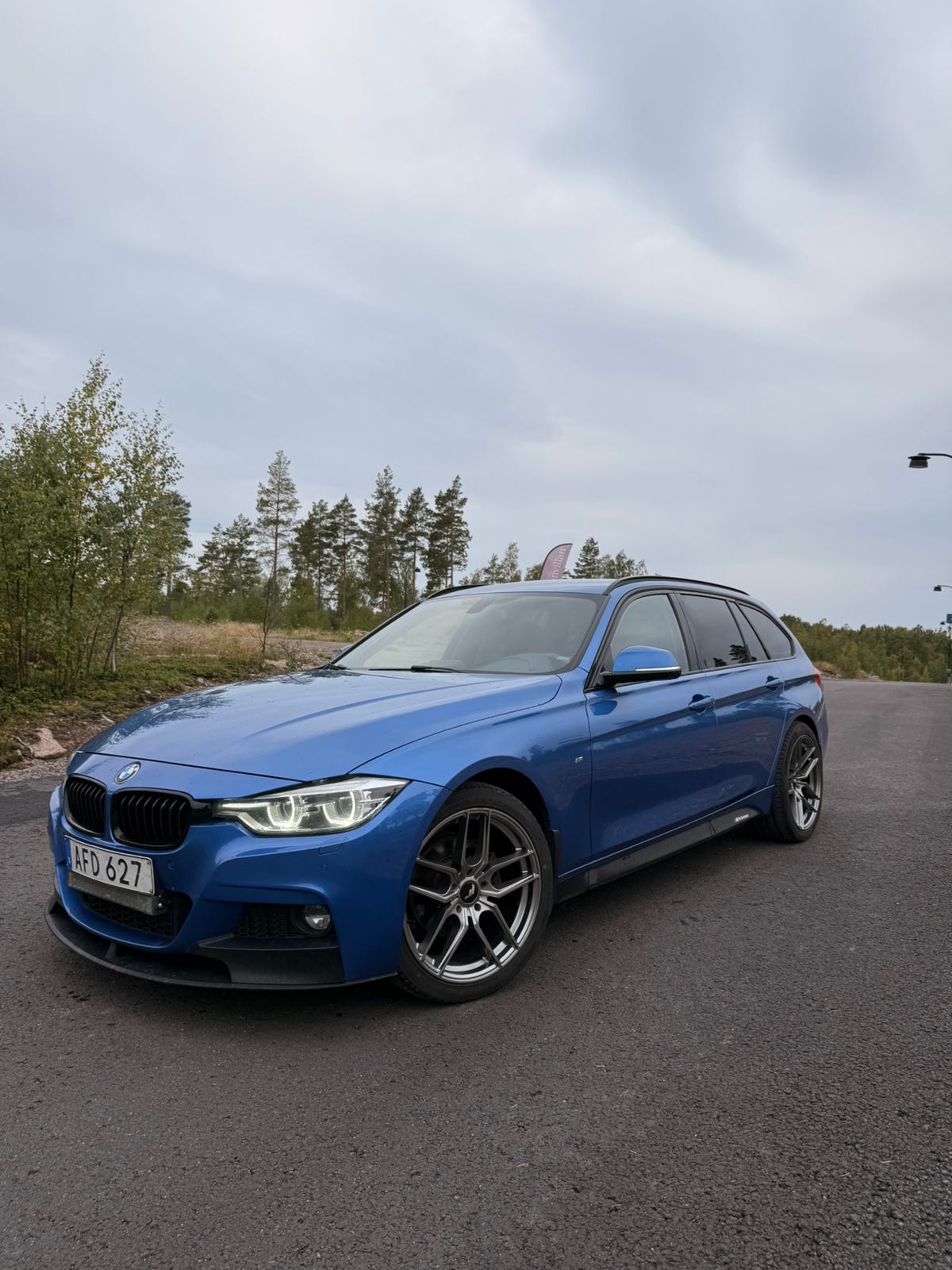 BMW 320d 2016 – bild 1 av 6