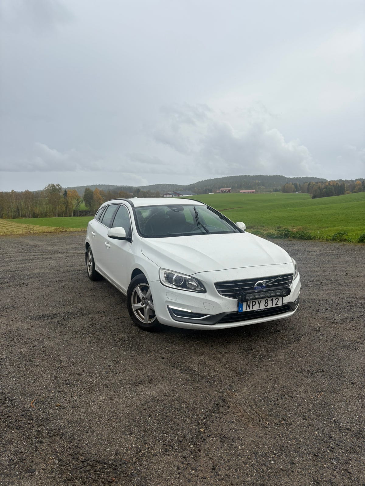 Volvo V60 2015 – bild 1 av 6