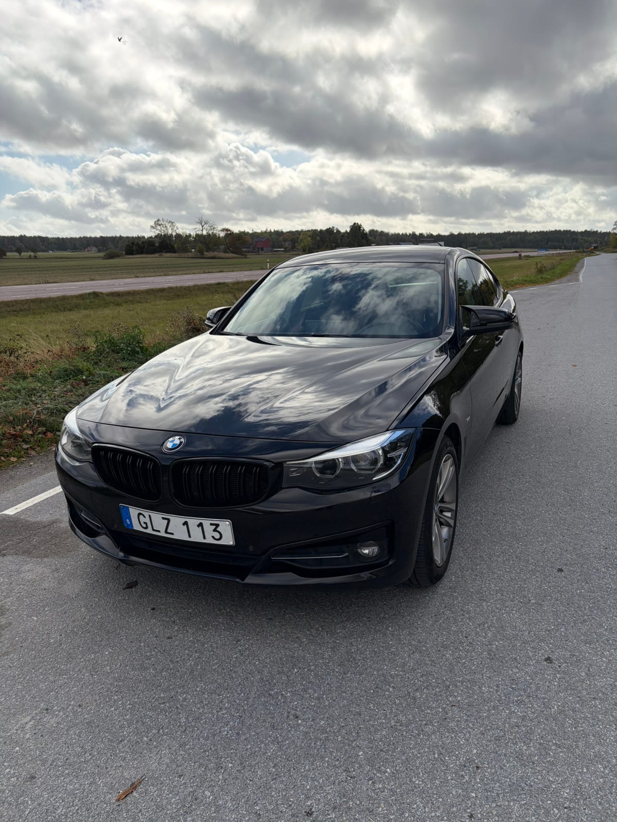 BMW 320d 2017 – bild 1 av 22