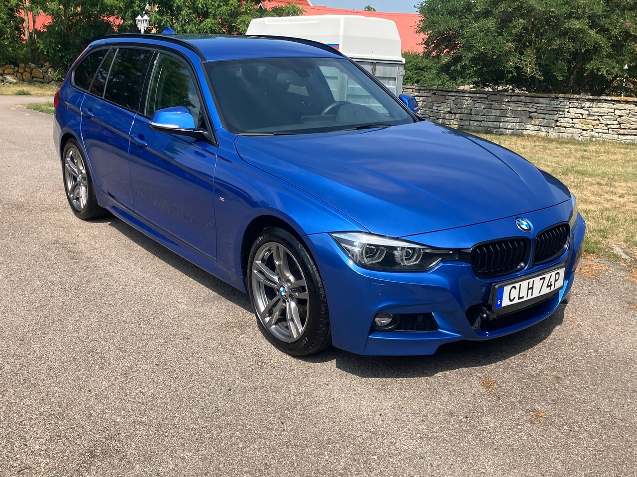 BMW 320d 2019 – bild 1 av 5