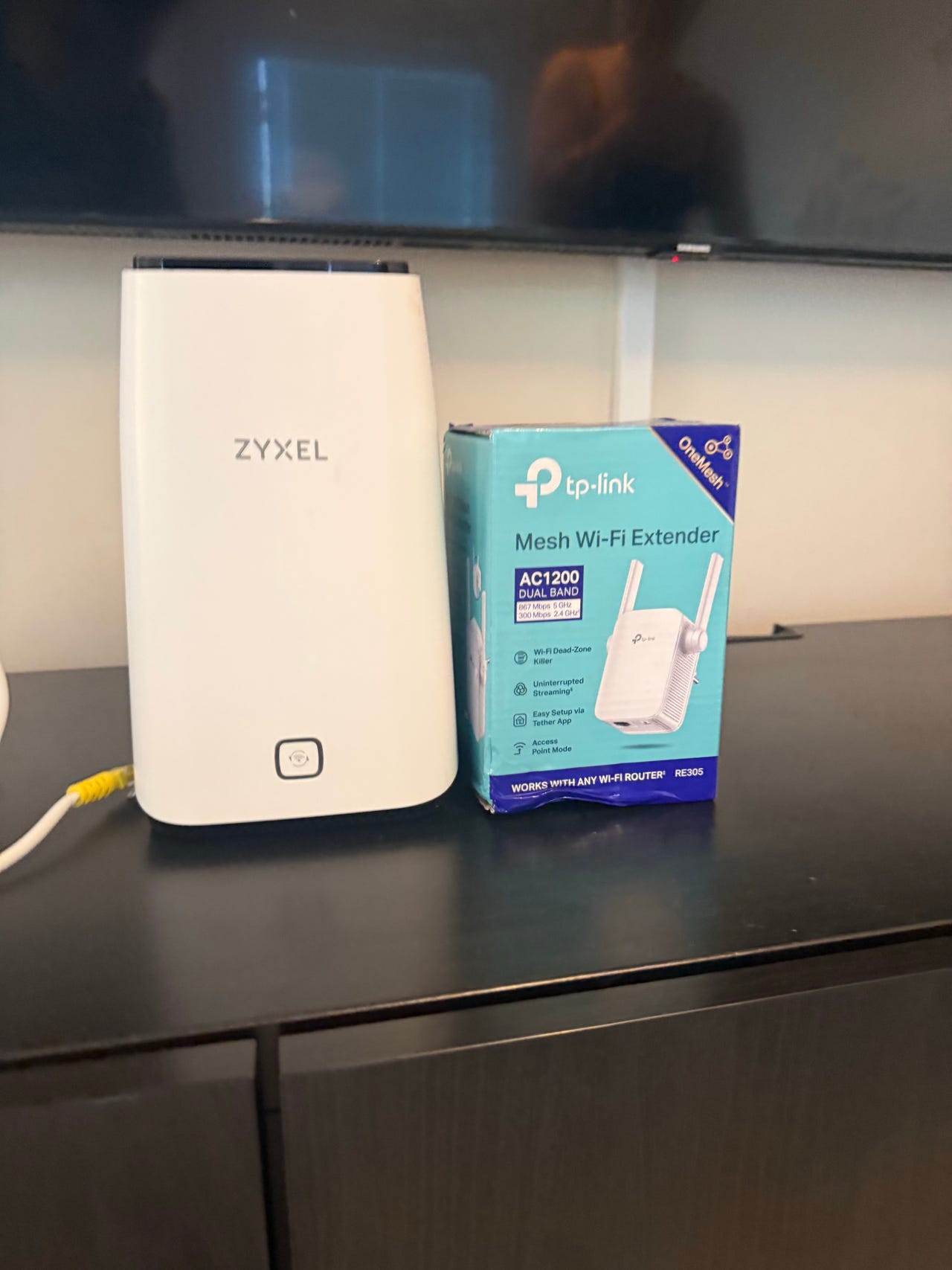 Zyxel router + TP-Link Mesh WiFi-förstärkare | Blocket