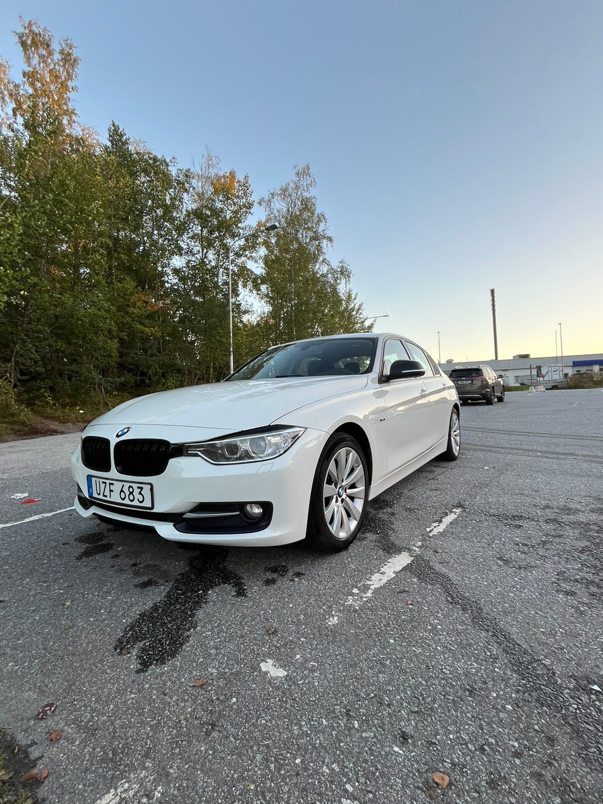 BMW 320d 2013 – bild 1 av 9