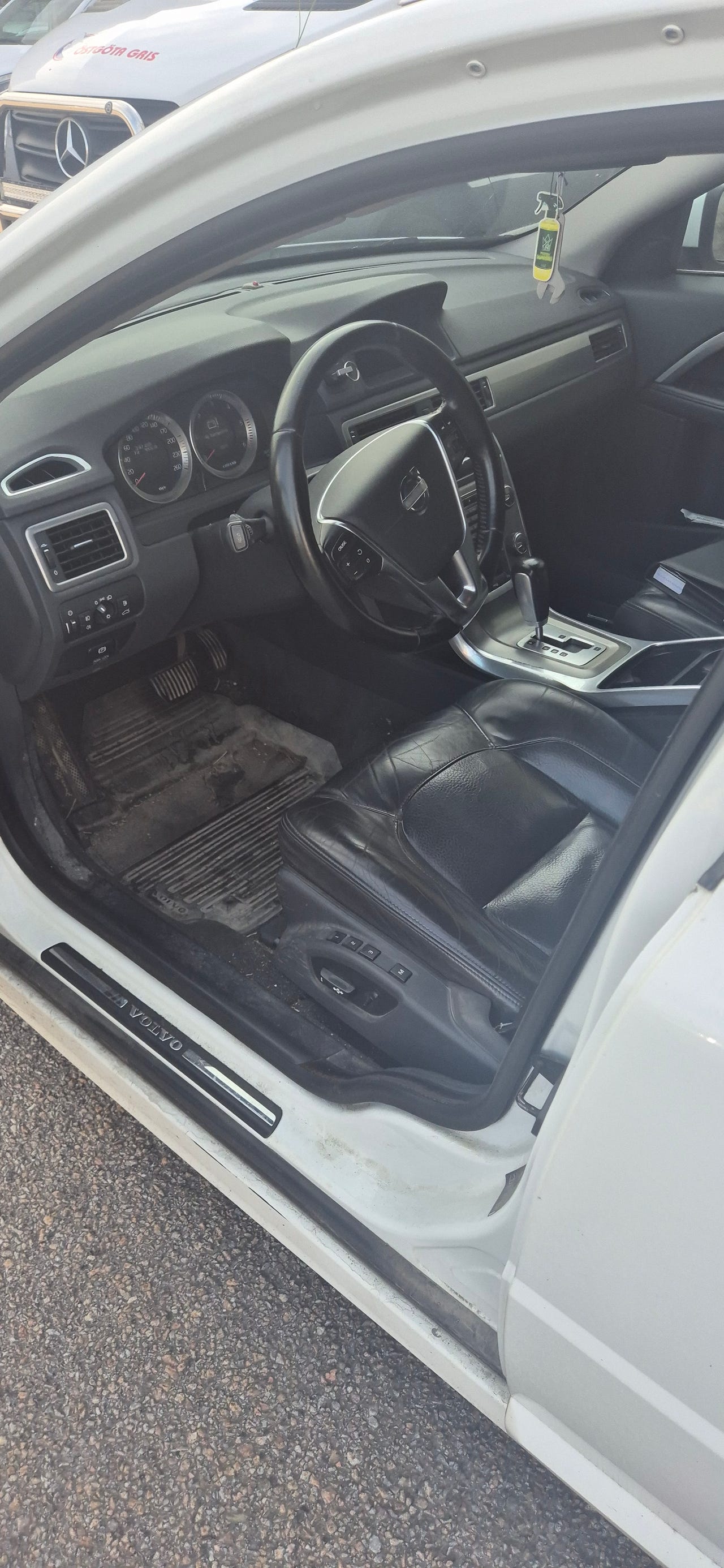 Volvo V70 2012 – bild 1 av 5