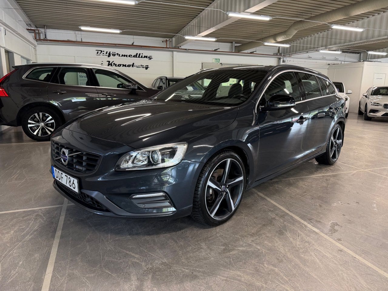 Volvo V60 2015 – bild 1 av 20