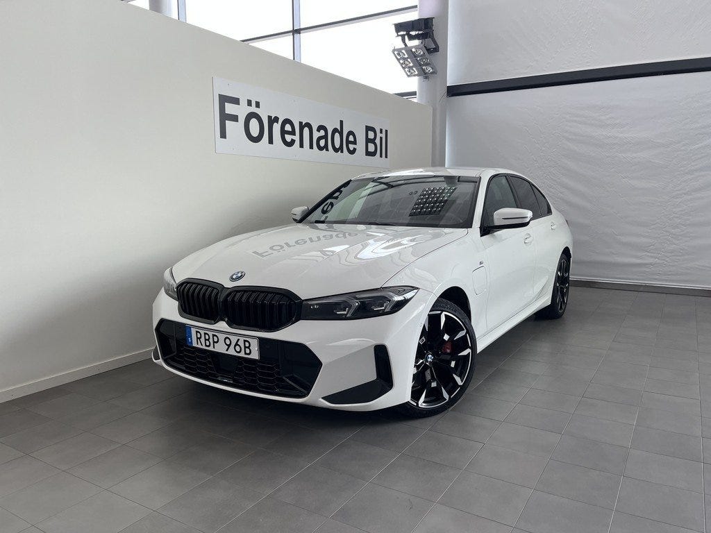 BMW 330e 2025 – bild 1 av 16