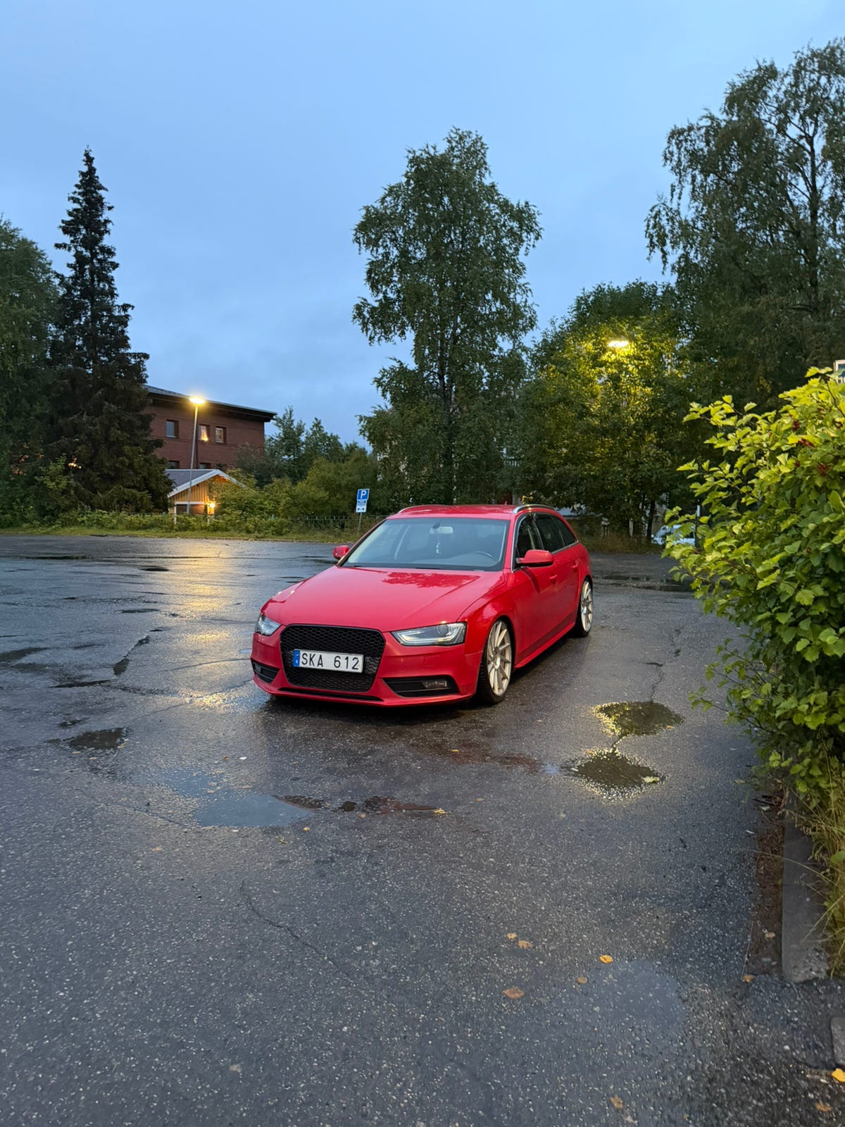 Audi A4 2014 – bild 1 av 2