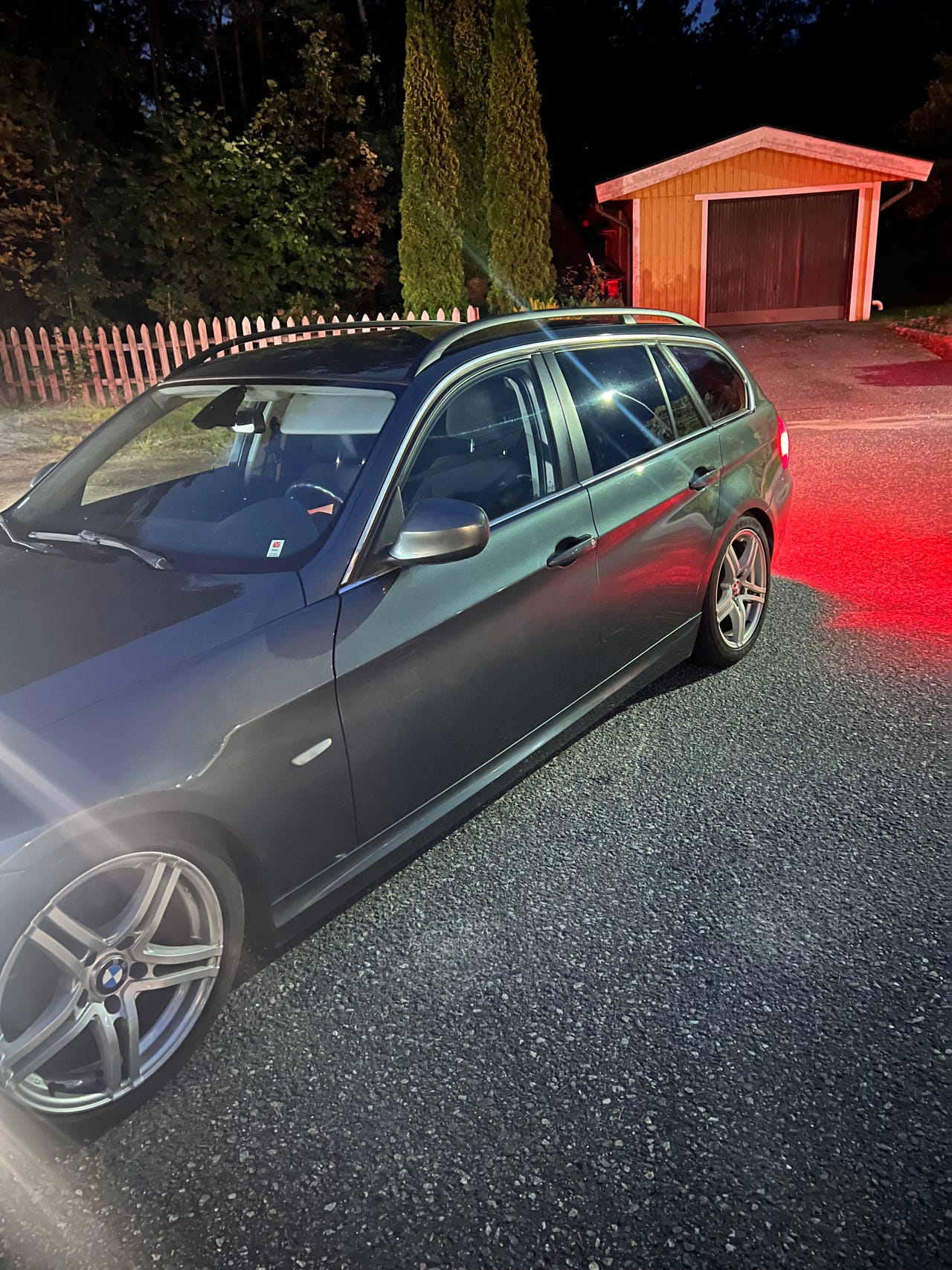 BMW 320d 2010 – bild 1 av 6