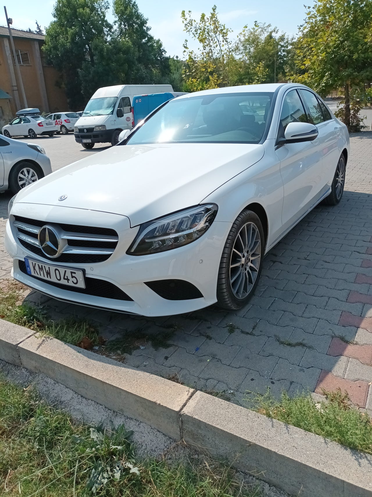 Mercedes-Benz C200 d 2019 – bild 1 av 10