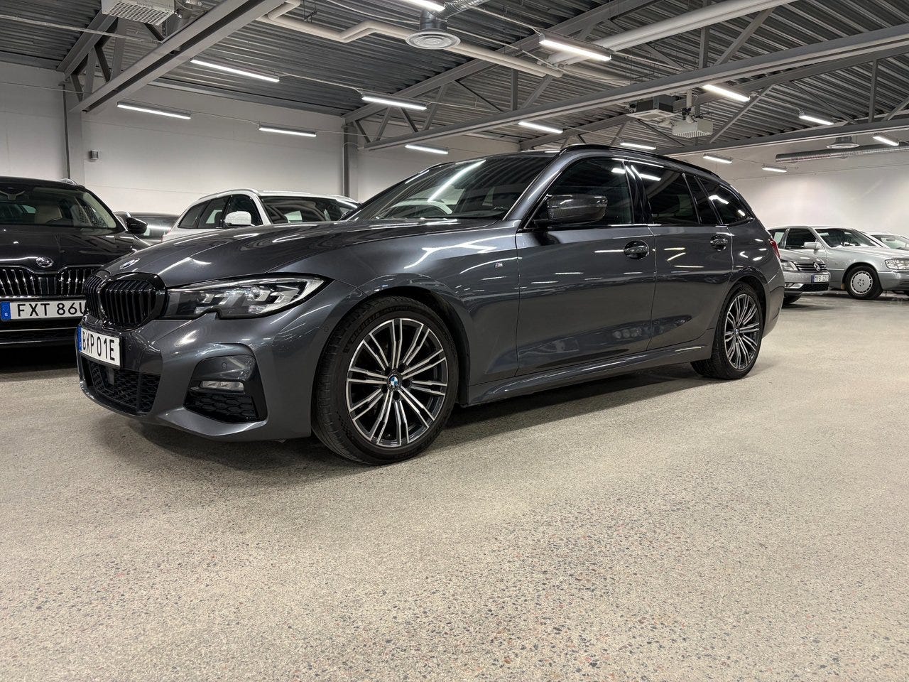 BMW 320d 2020 – bild 1 av 11