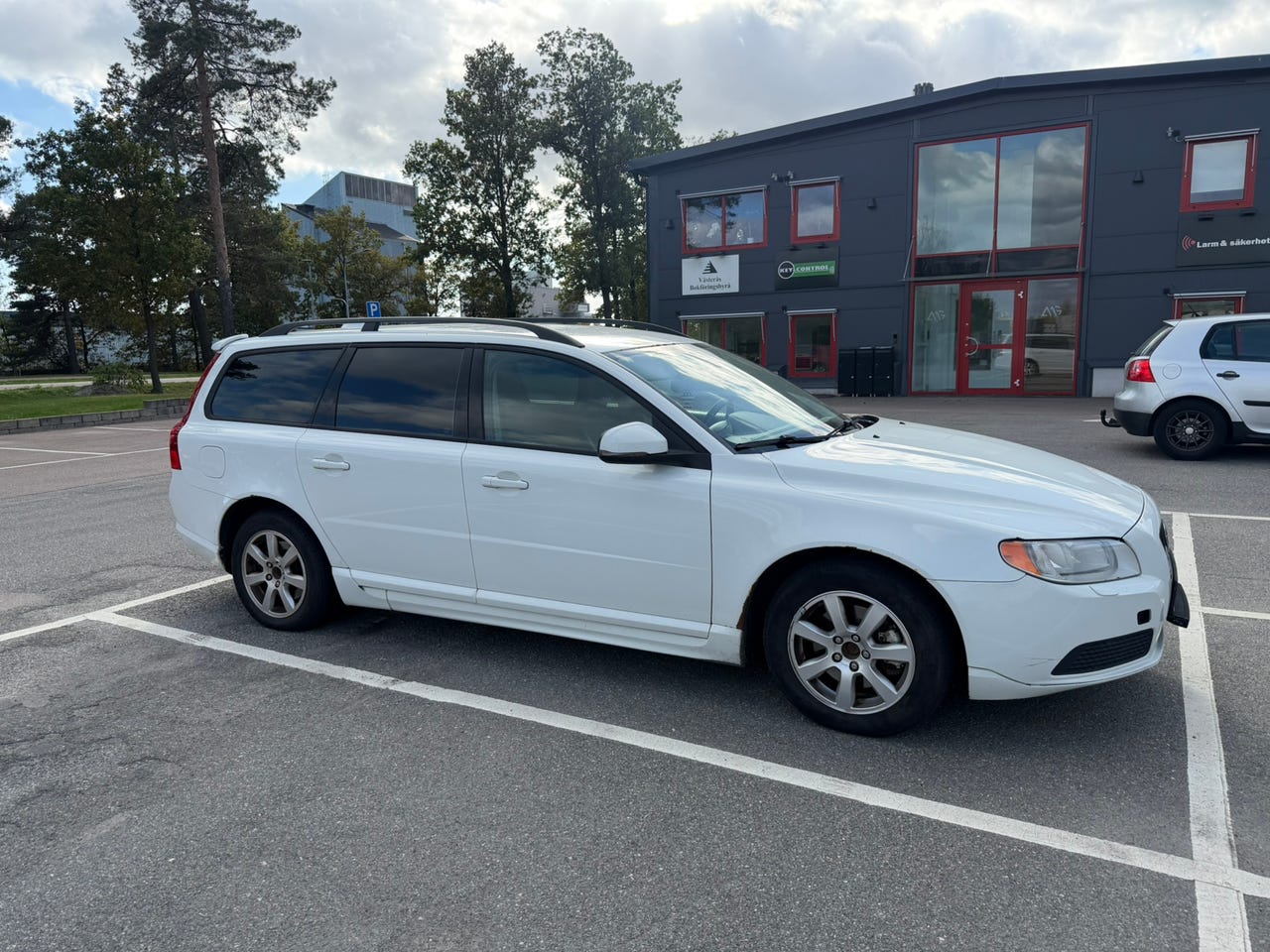 Volvo V70 2012 – bild 1 av 9