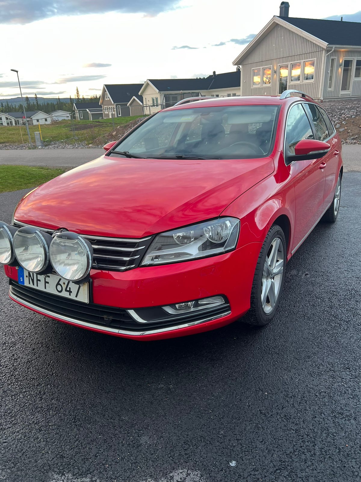 Volkswagen Passat 2013 – bild 1 av 5