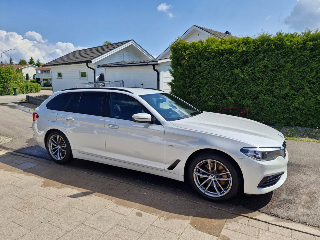 BMW 520d 2018 – bild 1 av 16