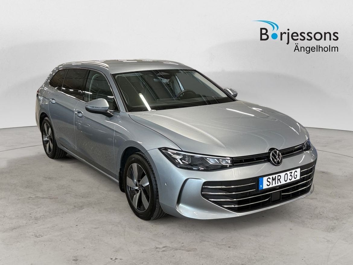 Volkswagen Passat 2025 – bild 1 av 8