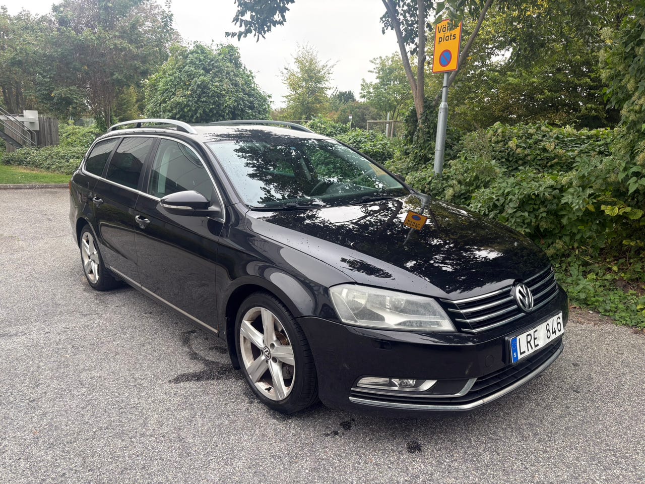 Volkswagen Passat 2011 – bild 1 av 5