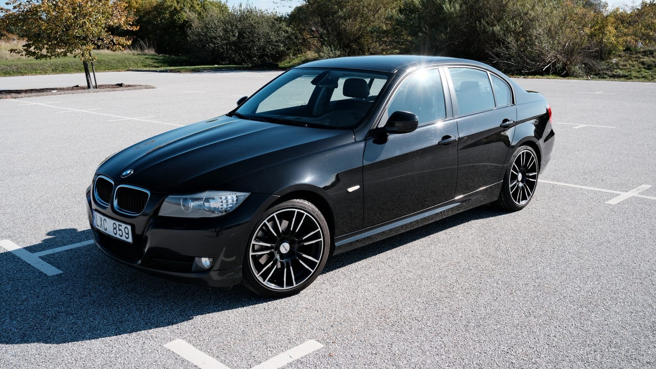 BMW 320d 2012 – bild 1 av 22
