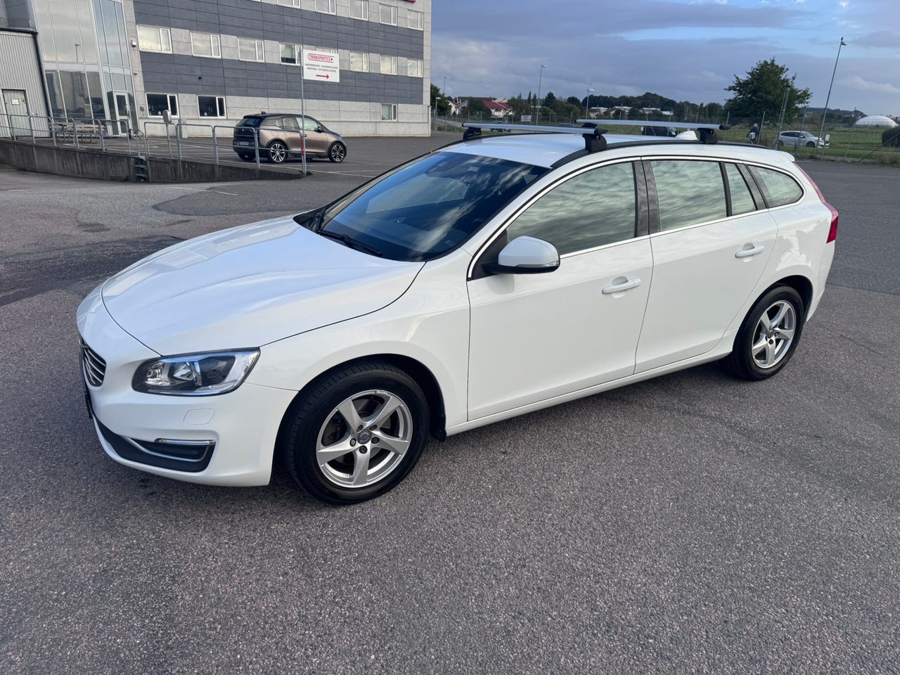 Volvo V60 2016 – bild 1 av 10