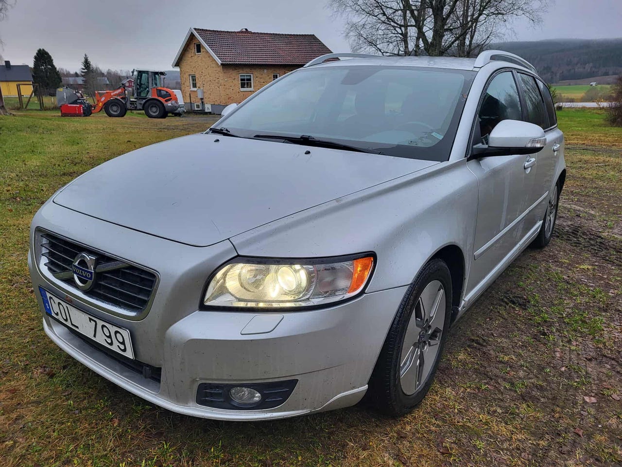 Volvo V50 2011 – bild 1 av 6